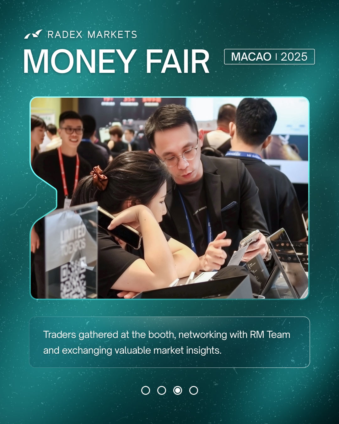 traders networking with Radex Markets team and sharing market insights